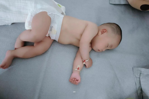 九江宝宝肠胀气的症状